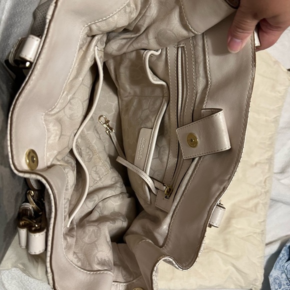 Michael Kors Hand Bag - Picture 7 of 16